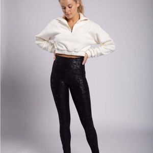 High-Waist Black textured Leggings nwot